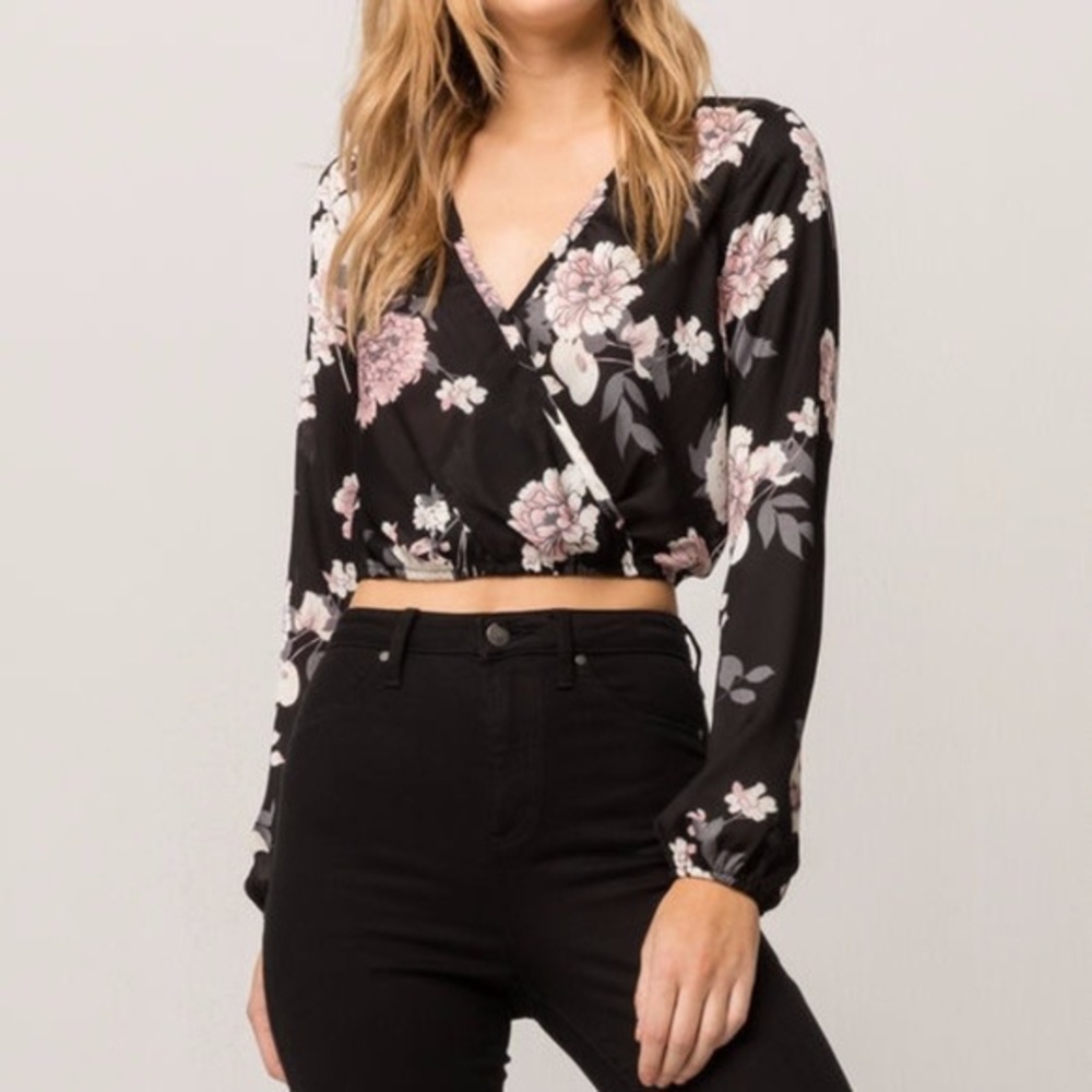 Ivy & Maine Floral Crop Top